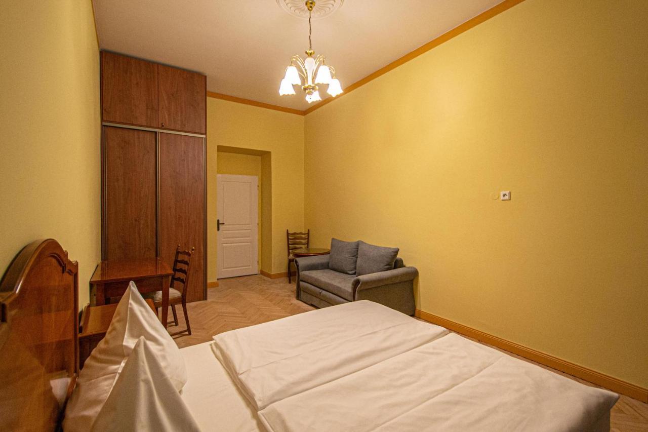 4 Bedrooms 130M2 Apartment At The Main City Square Prag Exterior foto