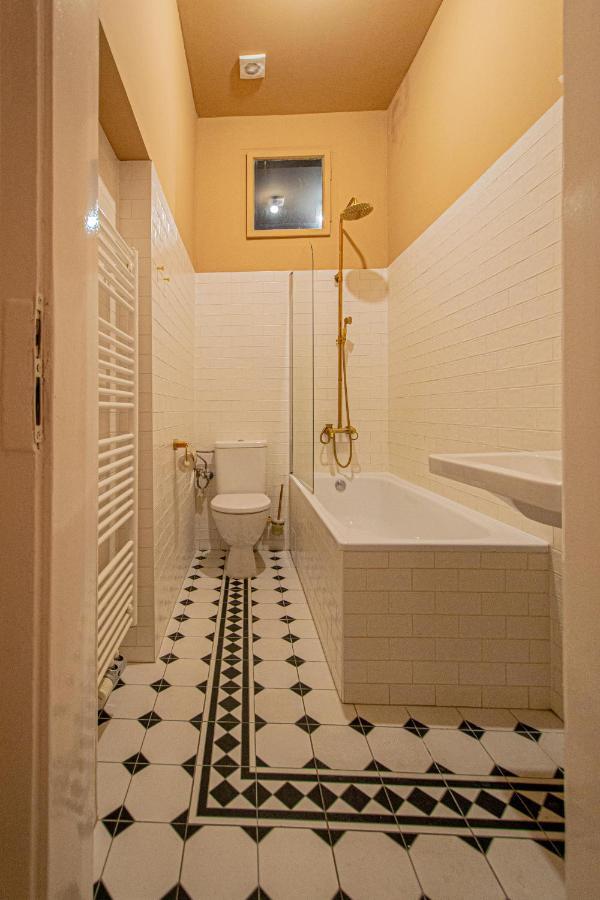 4 Bedrooms 130M2 Apartment At The Main City Square Prag Exterior foto