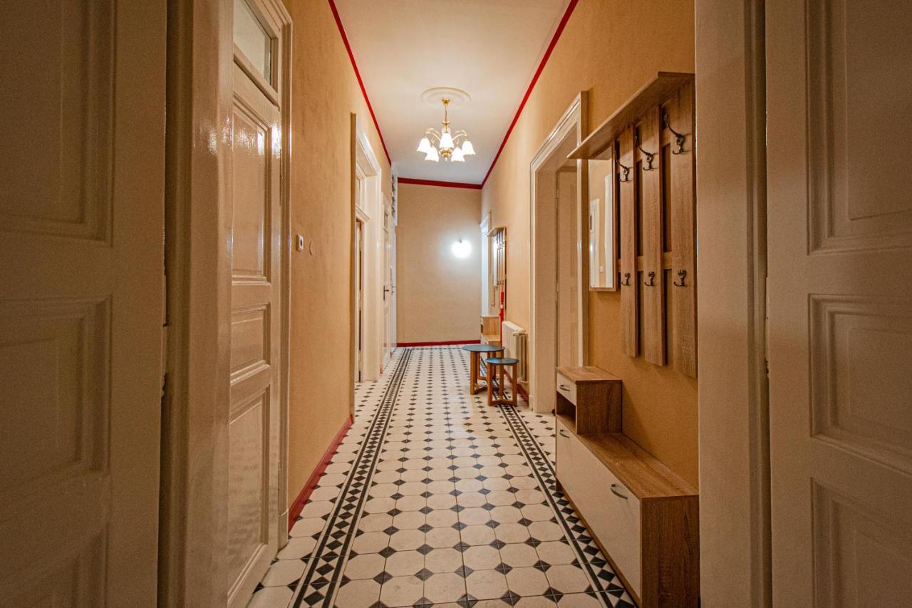 4 Bedrooms 130M2 Apartment At The Main City Square Prag Exterior foto